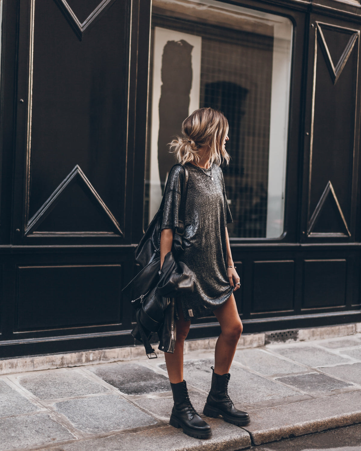 Glitterjurk voor dames van een linnenmix — elegante donkere feestjurk