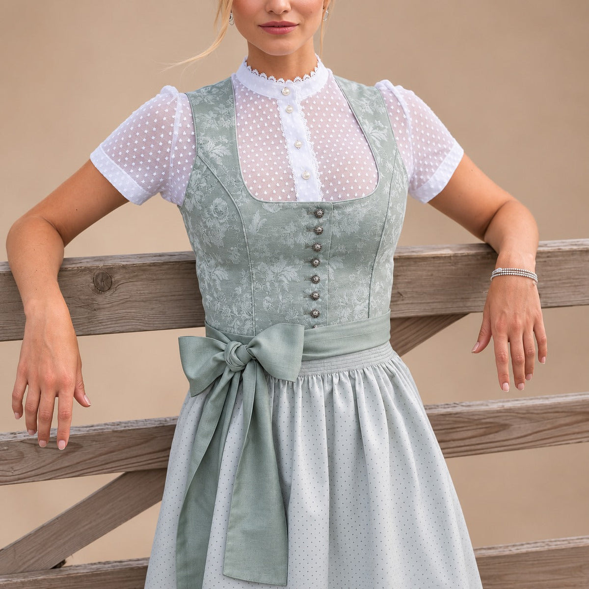 Dirndl dames met strik — klassieke Oktoberfestjurk