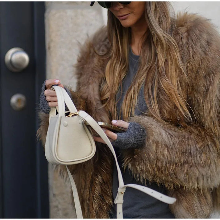 Dames jas van imitatiebont — elegante en warme winterjas van zachte pluche