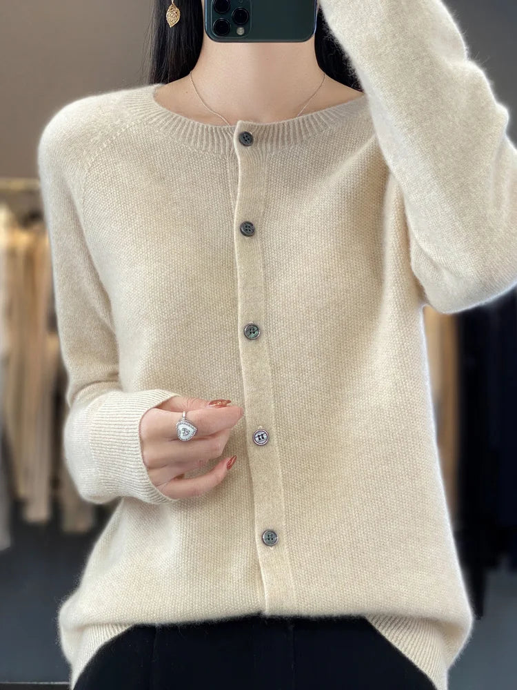 Dames gebreid vest — met knoopsluiting, ronde hals en lange mouwen