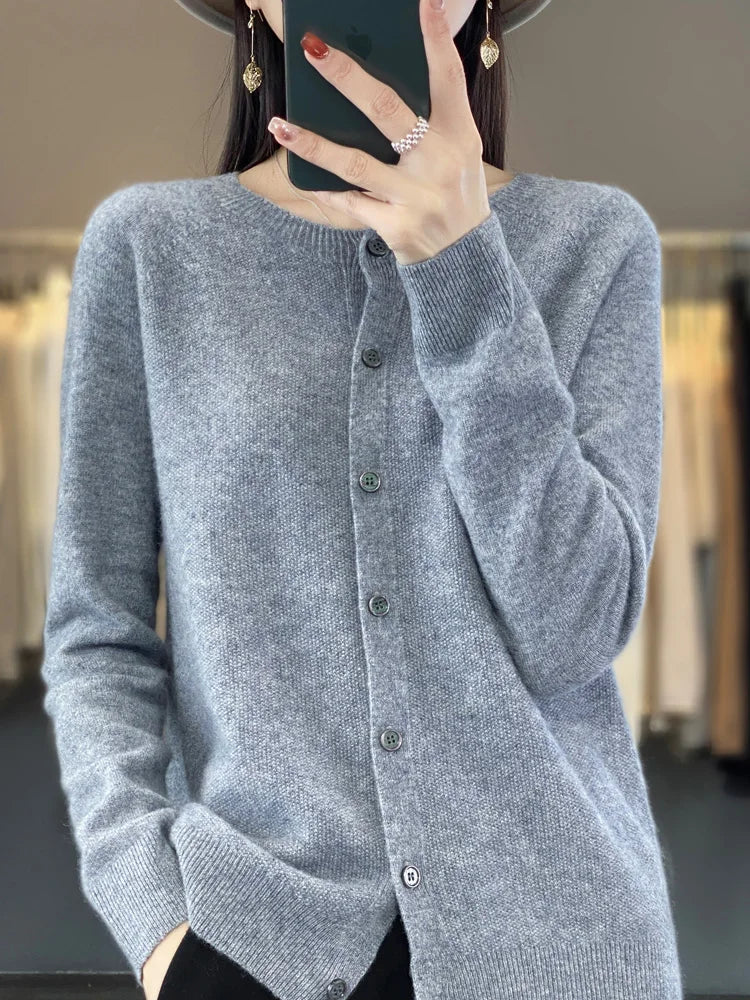Dames gebreid vest — met knoopsluiting, ronde hals en lange mouwen