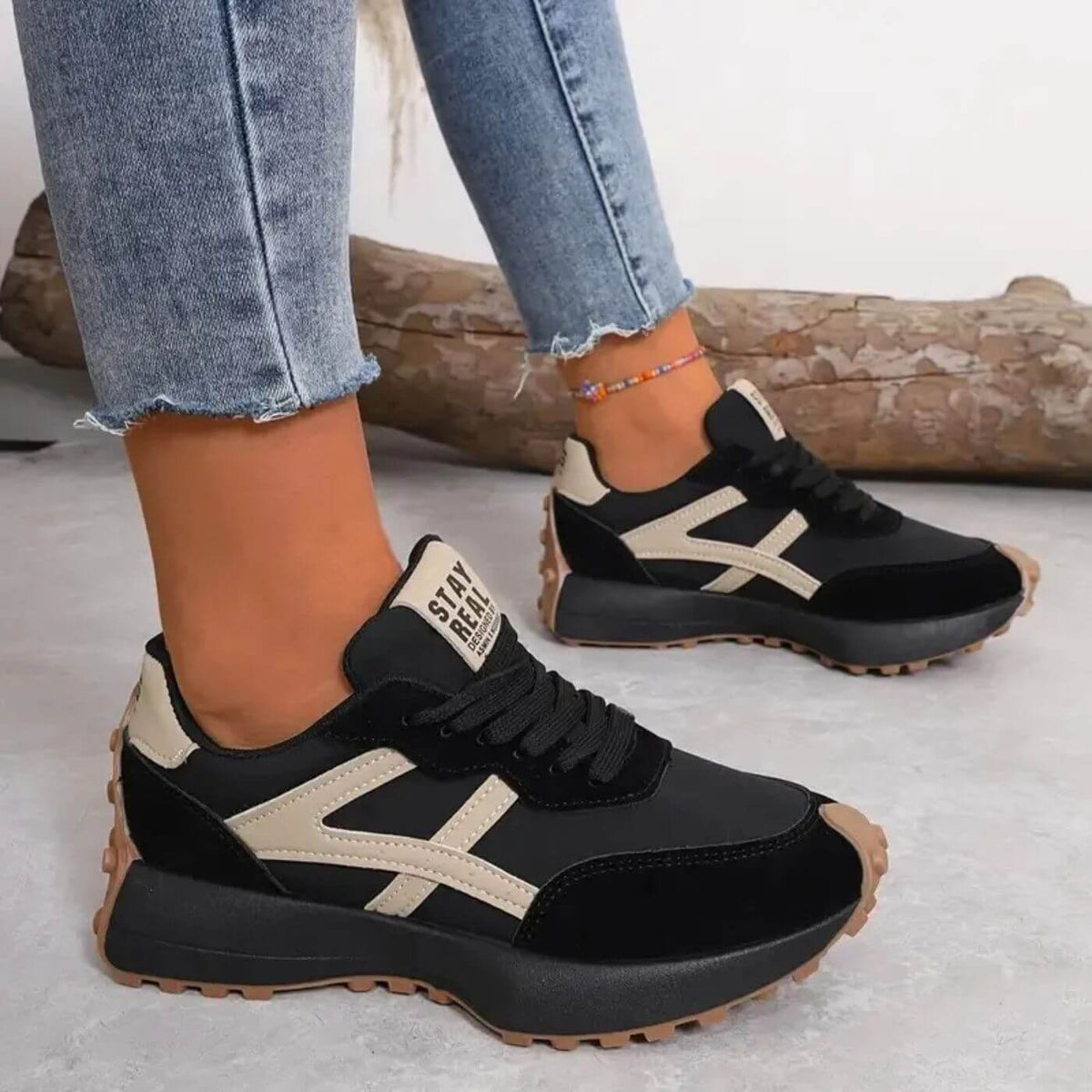 Dames sneakers, textiel — comfortabel met een bovenwerk met panelen en vetersluiting