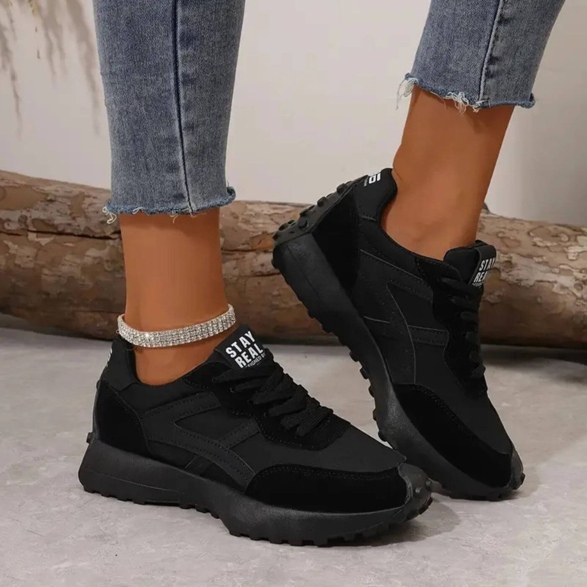 Dames sneakers, textiel — comfortabel met een bovenwerk met panelen en vetersluiting