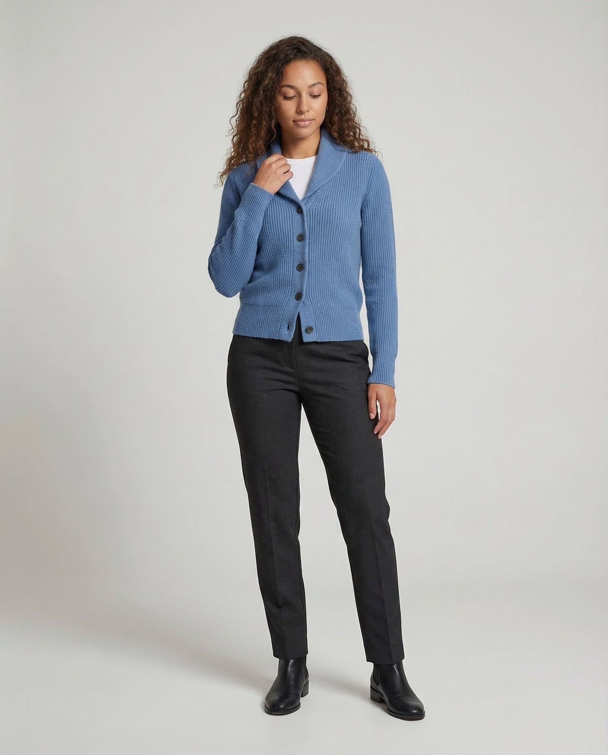 Dames gebreid vest — met reverskraag en knoopsluiting van acryl, lange mouwen