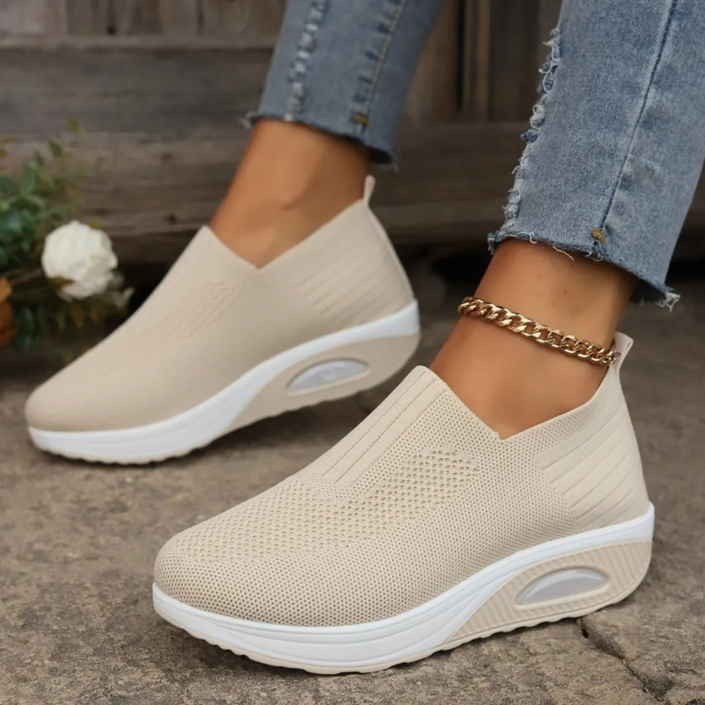 Dames slip-on schoenen, orthopedisch — van textiel met een gedempte zool