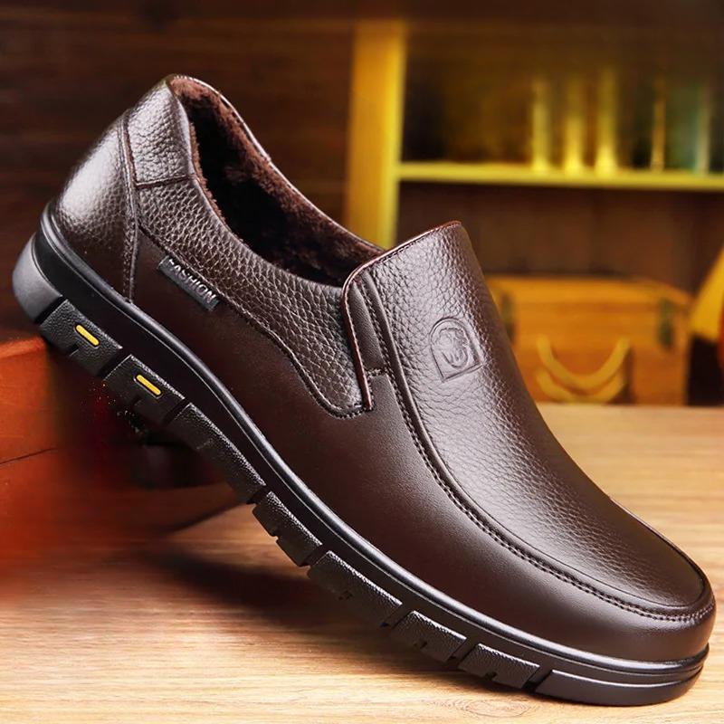 Herenschoenen van imitatieleer — casual vrijetijdsschoenen met perforaties en voering