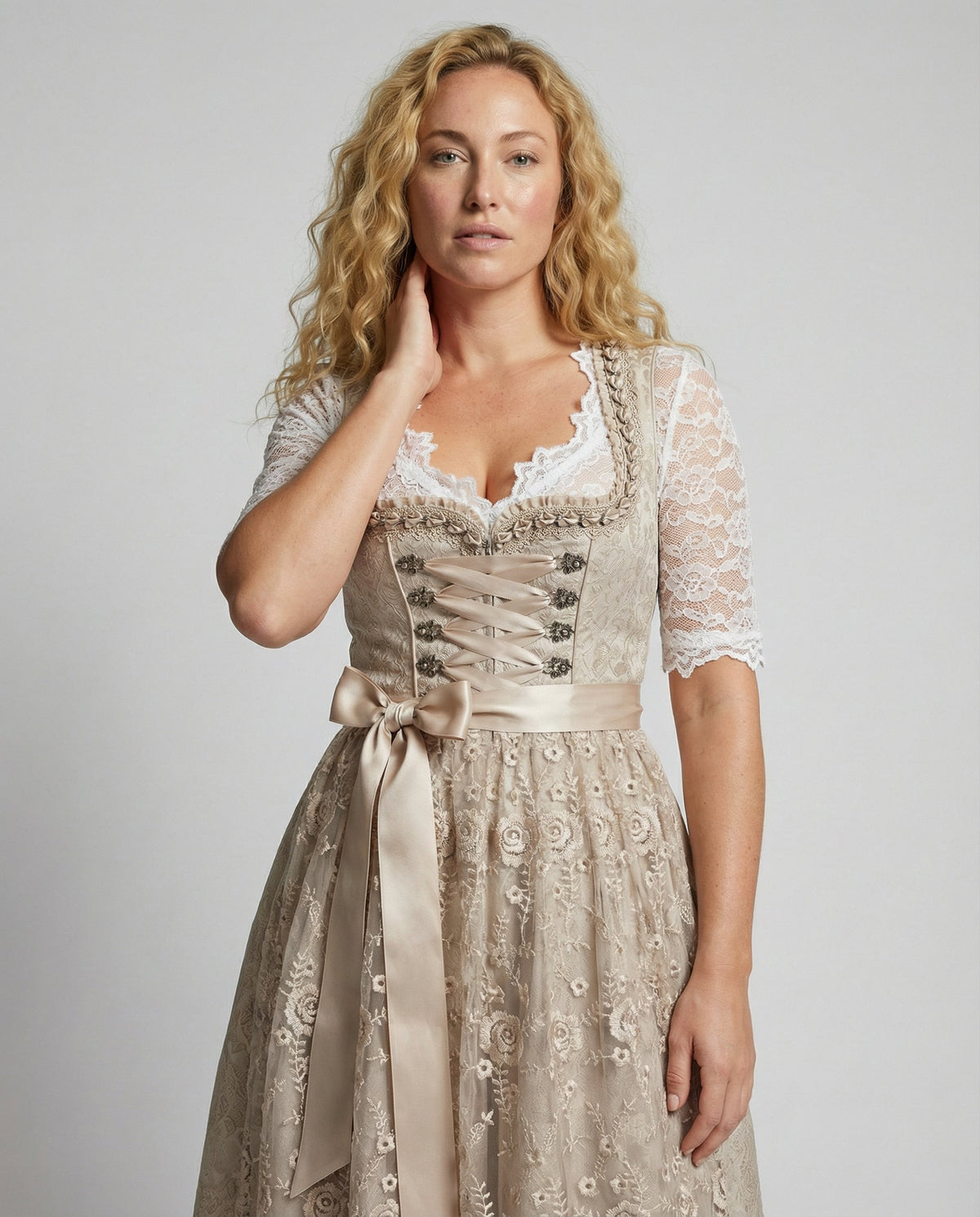 Dirndl-jurk voor dames — traditionele klederdracht met vetersluiting in de taille voor het Oktoberfest