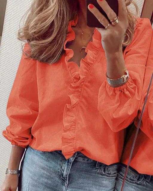 Blouse voor dames met ruches — V-hals blouse met lange mouwen van viscose met bloemenprint